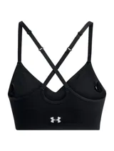 Top deportivo de bajo impacto Under Armour, confeccionado en tejido sin costuras con ventilación estratégica. Presenta escote en V, tirantes finos ajustables con diseño de espalda cruzada y banda elástica inferior con el logo de la marca estampado.