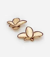 Maxi aros de metal con forma de flor, esmaltados en color borgoña con efecto martillado y detalles dorados. Cierre a rosca.