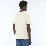 Camiseta recta de punto lisa color amarillo, de manga corta y cuello redondo.