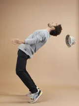 Pantalón de jean negro de corte recto.