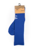 Medias de fútbol Umbro para niños, color azul con logo de la marca en blanco.