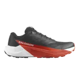 Championes de trail running Salomon Pulsar, color gris oscuro con entresuela combinada en rojo y blanco, y el nombre de la marca en letras blancas en el lateral.