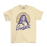 Remera de algodón color beige con estampa frontal en tonos azul y marrón que presenta un diseño circular con la figura de Bruno Mauricio de Zabala y el texto 'Tristán Narvaja - Montevideo, Uruguay' junto al logo de la marca Emexem.