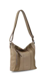 Cartera bandolera color marrón con detalles en gamuza. Tiene correa regulable, cierre metálico frontal y trasero, y división interna.