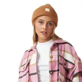 Gorro tipo beanie tejido en punto canalé, color marrón, con vuelta en el borde y etiqueta decorativa frontal.