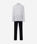 Conjunto de pijama masculino compuesto por una remera de manga larga con estampado de rayas horizontales y un pantalón largo de corte recto con cintura elástica.