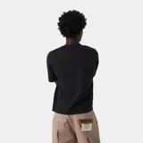 Remera negra de corte cuadrado con estampado frontal con el logo "EME" en blanco y texto debajo.