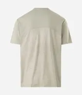 Remera deportiva de manga corta y cuello redondo en color verde claro, confeccionada en poliéster con tecnología Dry para mayor transpirabilidad. Presenta un corte cómodo y diseño liso.