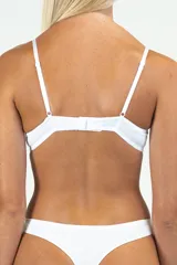 Sostén color piel con breteles finos regulables y copas con aro.