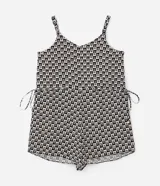 Enterito corto de viscosa con estampado de cuadros y cocoteros, escote en U y breteles ajustables. Tiene lazos laterales en la cintura.