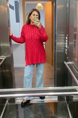 Jean celeste con efecto nevado, de corte wide leg y tiro medio alto.