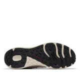 Championes de senderismo Columbia modelo Konos Trs Omni-Max, color beige con detalles en gris. Presentan empeine de malla técnica con sobrecapas sin costuras, sistema Navic Fit para fijación en el mediopié y mediasuela con tecnología Omni-Max para amortiguación y estabilidad. Suela Adapt Trax para tracción en diversas superficies.