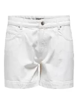 Short de denim blanco de tiro medio con calce regular. Con cierre de botón y cremallera, bolsillos delanteros, traseros y monedero. Su diseño en tejido de sarga 100% algodón aporta resistencia, comodidad y un estilo atemporal con detalles de costuras visibles.