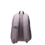 Mochila Puma color violeta con textura jaspeada, cuenta con un compartimento principal amplio y un bolsillo frontal con cierre, ambos con tiradores metálicos. Presenta el logo de la marca estampado en color negro en la parte inferior frontal.