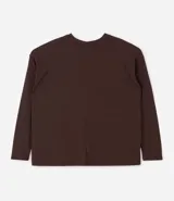 Blusa de Ashua confeccionada en tejido rib, color marrón, con cuello redondo y mangas largas. Presenta un diseño de corte holgado y cómodo.