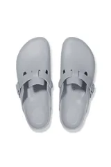 Zueco Birkenstock Boston Eva, color gris, de horma estrecha.