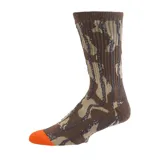 Medias tipo crew de Volcom con diseño de camuflaje en tonos marrones y beige, con puntera en color naranja vibrante. Presentan tejido acanalado, soporte en el arco del pie y talón reforzado.
