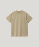Remera de manga corta Carhartt WIP color negro, de corte clásico y ajuste cómodo, con cuello redondo y un bolsillo aplicado en el pecho que incluye etiqueta con el logo de la marca.