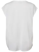 Remera básica negra de algodón orgánico, con cuello redondo y mangas cortas de corte holgado.