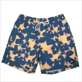 Short de baño Quiksilver con estampado floral en tonos azul, amarillo y rosado. Cuenta con cintura elástica con cordón ajustable y logo de la marca en la parte inferior.
