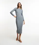 Vestido midi de punto acanalado de la marca Marfinno, color gris melange, con diseño ajustado al cuerpo, cuello barco y mangas largas.