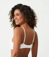 Soutien básico de microfibra color marrón, con relleno triangular suave, sin aro, con detalle en los laterales, espalda doble y tirantes finos regulables.