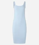 Vestido midi blanco acanalado, de algodón sostenible, con escote cuadrado y tirantes medios.