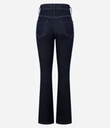 Pantalón bootcut de jeans raw con cintura alta, bolsillos delanteros y traseros, cierre con botón y cremallera.