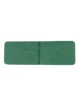 Billetera y soporte MagSafe de cuero genuino verde, con banda elástica negra central, diseñada para acoplarse al teléfono y almacenar tarjetas.