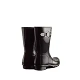 Botas de lluvia Hunter Original Short Gloss, color negro brillante, de caña corta y hebilla lateral ajustable.