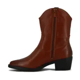 Botas tejanas de cuero sintético color marrón con bordados decorativos en la caña y el empeine. Tiene taco cuadrado y cierre lateral.