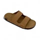 Sandalias planas color camel con doble tira ancha con costuras a la vista y plantilla de corcho.