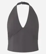 Blusa corta de bengalina negra con frente único, breteles anchos, recorte en el busto y cierre con botones en el cuello.