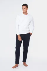 Pantalón deportivo azul marino de felpa de algodón.