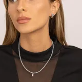 Collar de plata 925 con piedras aguamarina y dije de piedra de la luna en forma de gota.