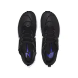 Championes de running Nike Zoom Fly 4, color negro con detalles en blanco y azul.