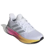 Championes Adidas Ultrarun 5 para mujer, color blanco con detalles en gris y suela degradada en amarillo, rosa y negro.