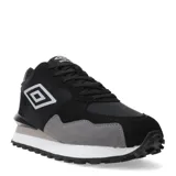 Championes urbanos Umbro, color negro con detalles en gris. Presentan una combinación de materiales textiles y sintéticos, con el logo de la marca en el lateral y una suela con plataforma blanca y base dentada negra.