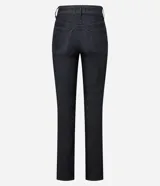 Pantalón de jean corte recto con cintura alta, cierre frontal con botón y cremallera, trabillas para cinturón y diseño clásico de cinco bolsillos.