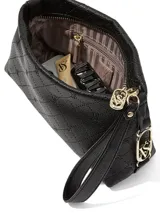 Bolso de mano compacto negro de cuero sintético granulado, con cierre de cremallera superior, detalles metálicos dorados y correa de muñeca.