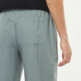 Pantalón de mezcla de lino color verde, de corte recto.