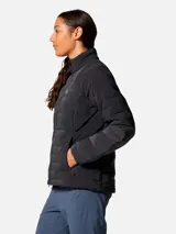 Campera técnica de plumón Mountain Hardwear, modelo Stretchdown, en color negro. Presenta un diseño acolchado con tecnología de tejido elástico, cierre frontal de dos vías, bolsillo en el pecho con cierre y bolsillos laterales. Cuenta con puños elásticos y ajuste en el dobladillo.