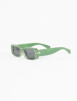 Lentes de sol rectangulares color verde agua con protección UV.
