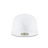 Gorro New Era 59Fifty de béisbol, color blanco, con logo de los Dodgers bordado en el frente.