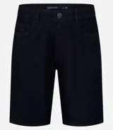 Bermuda de jean para hombre, de corte recto y color azul oscuro, con cierre de botón y cremallera.