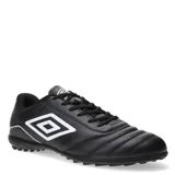 Championes de fútbol Umbro modelo Classico III TF, diseñados para superficies sintéticas. Presentan un diseño clásico en color negro con el logo de la marca en blanco en el lateral, cierre con cordones y suela con tapones pequeños para mayor tracción.