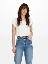 Camiseta básica blanca de manga corta y cuello redondo, confeccionada en tejido suave de poliéster reciclado.