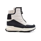 Bota casual de caña media color negro, con cierre frontal y suela track.