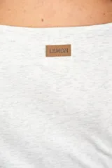 Remera gris melange de manga larga y cuello bote, de calce ajustado al cuerpo.