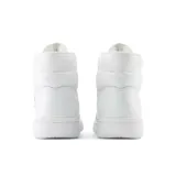 Championes de caña alta New Balance modelo BB480COC, color blanco, inspirados en el calzado de baloncesto de los años 80. Confeccionados en cuero, con plantilla OrthoLite y suela de goma.